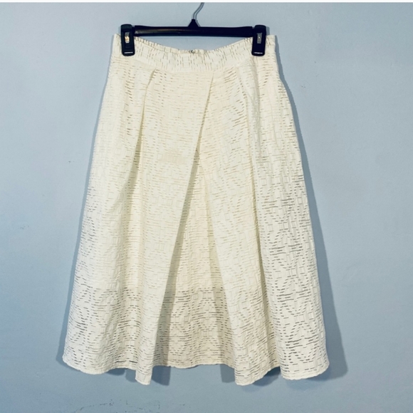 L’ATISTE White Eyelet Front Pleat Lined A-Line Skirt Side Pockets Size L - Picture 11 of 12